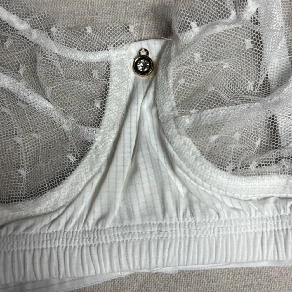 Bundle  Of 4  Pieces  Black / White Elegant Lingerie Set.